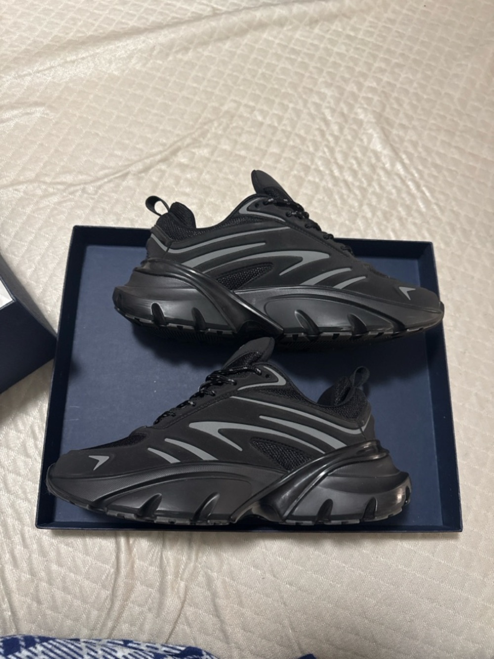 Dior X Lewis Hamilton B44 Black - Picture 2 of 7